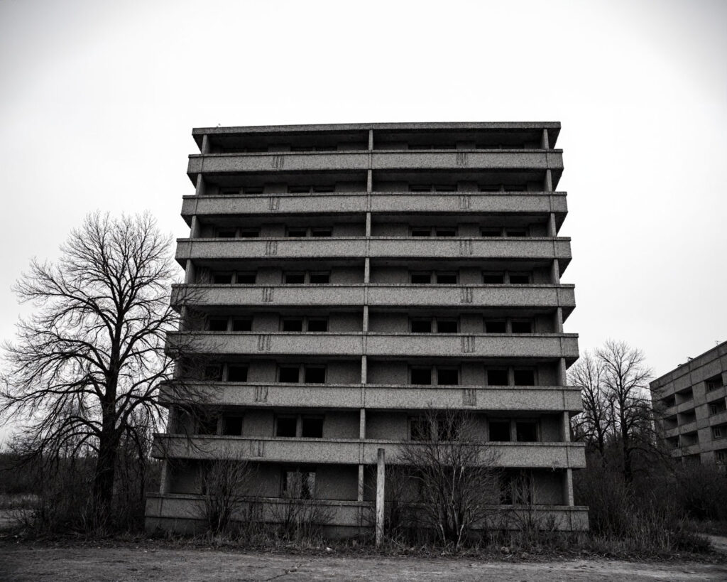 KI und Kunst: Ein von ca. 2500 KI-Bilder aus meiner fast fertigen neuen Arbeit: “Sleep Well III”.