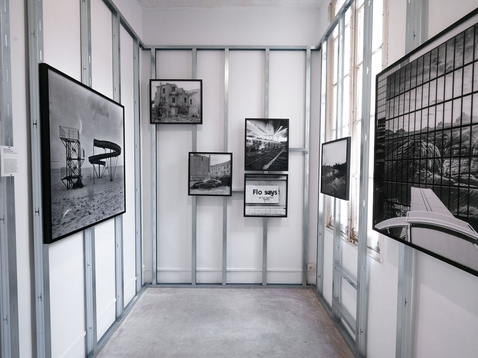 Künstler Blog: Ansicht der Hängung von Florian Albrecht-Schoeck während der Eröffnungswoche im FOTOHAUS bei der dieshährigen Les Rencontres Internationales de la photographie d’Arles.