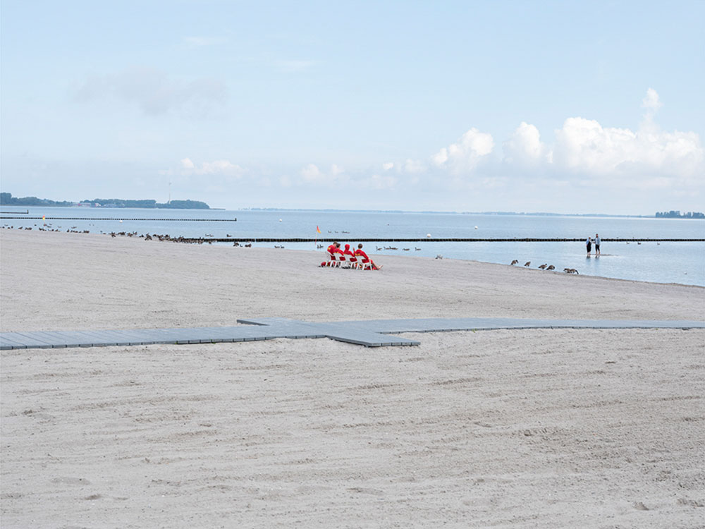 Motive aus der Arbeit „Roots Retropia Rage Repeat“ von Florian Albrecht-Schoeck