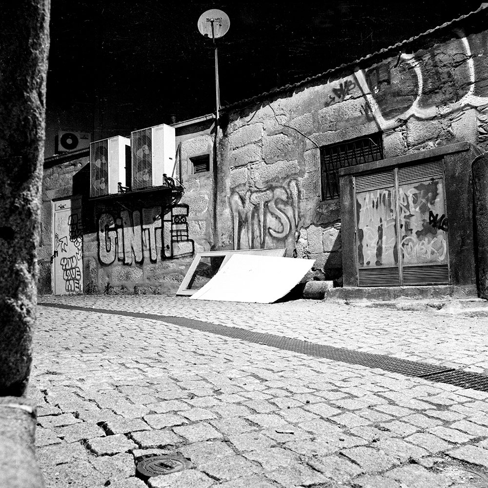 Bild der Werkgruppe „Minha Terra (Heimat III, 2009)“ von Florian Albrecht-Schoeck / Image the workgroup „Minha Terra (Homeland III, 2009)“ by Florian Albrecht-Schoeck