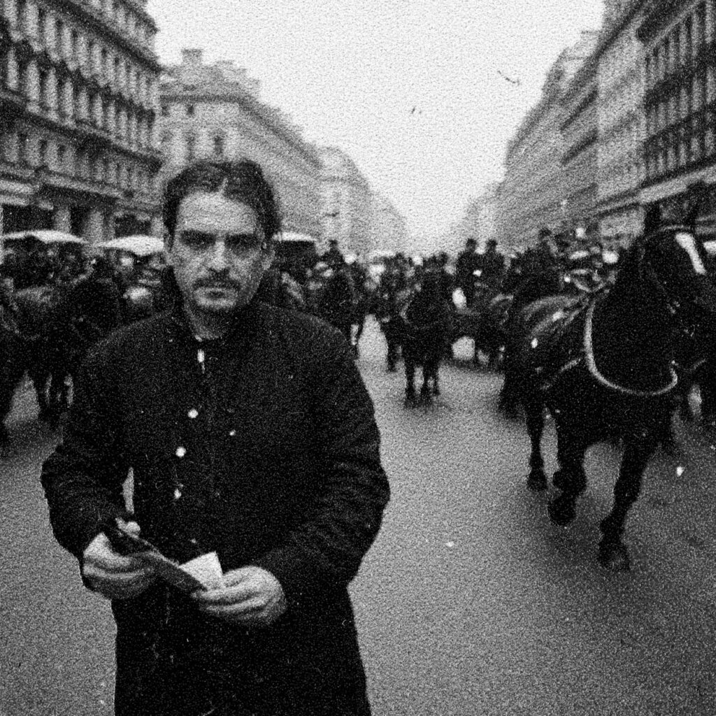 Die zwölf digitalisierten Bilder der wahren Geschichte der Fotografie. Die Geschichte hinter den Bildern wird in der Dokumentation erzählt.