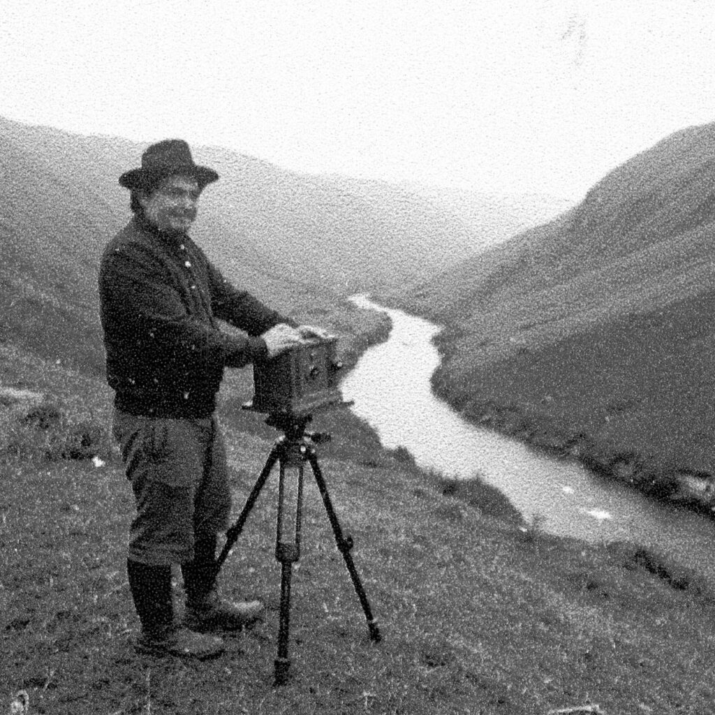 Die zwölf digitalisierten Bilder der wahren Geschichte der Fotografie. Die Geschichte hinter den Bildern wird in der Dokumentation erzählt.