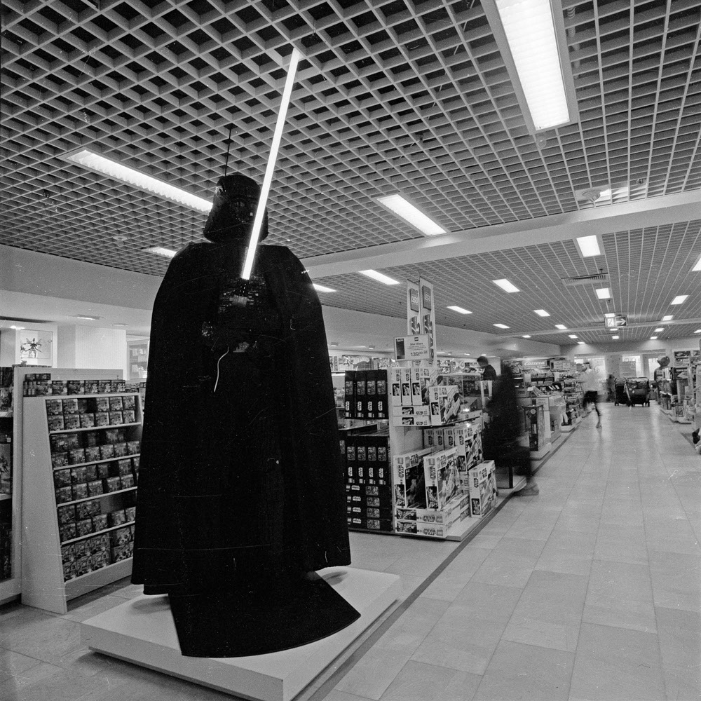 Bild aus der Fotografie Arbeit „ Verzehren und Verzerren (Heimat IV/Homeland IV)“ von Florian Albrecht-Schoeck.