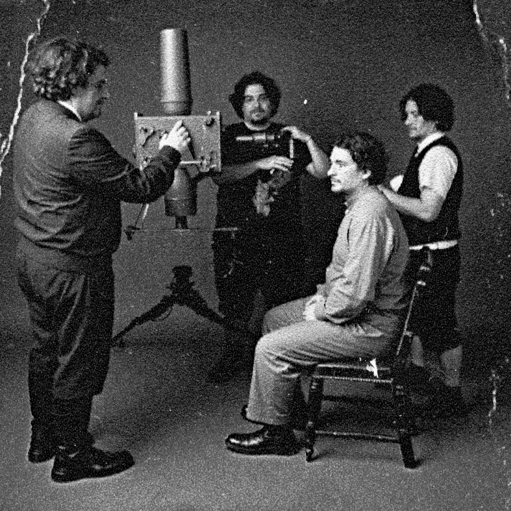 Die zwölf digitalisierten Bilder der wahren Geschichte der Fotografie. Die Geschichte hinter den Bildern wird in der Dokumentation erzählt.