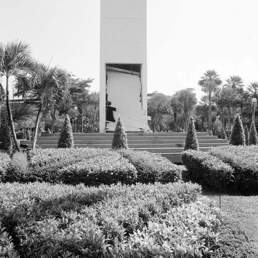 Bild aus der Fotografie Arbeit „Two One Zero (Heimat/Homeland IX)“ von Florian Albrecht-Schoeck.