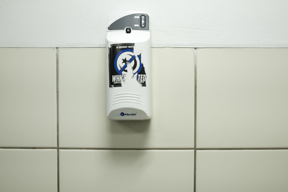 Eine Fotografie Arbeit über Angst in der Gesellschaft: #GEEINTINANGST von Florian Albrecht-Schoeck.