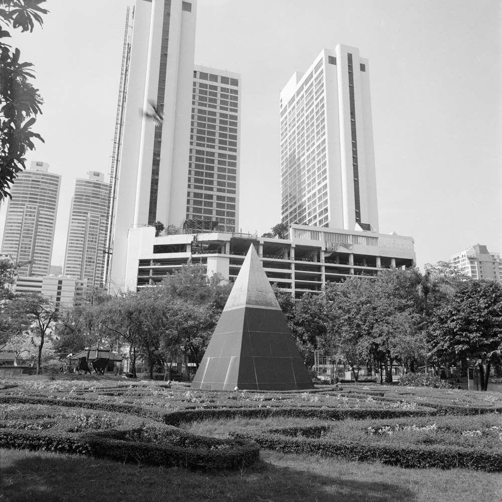 Bild aus der Fotografie Arbeit „Two One Zero (Heimat/Homeland IX)“ von Florian Albrecht-Schoeck.