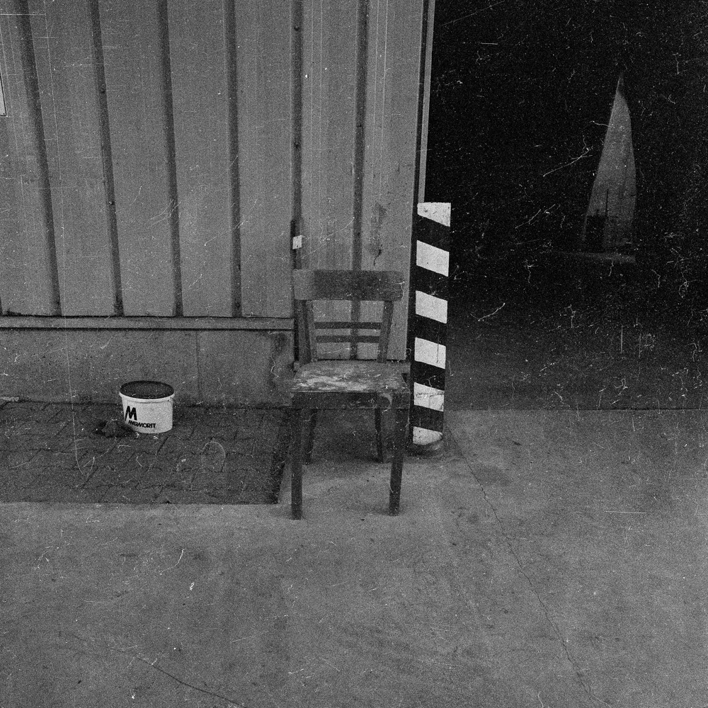 Bild aus der Fotografie Arbeit „ Verzehren und Verzerren (Heimat IV/Homeland IV)“ von Florian Albrecht-Schoeck.