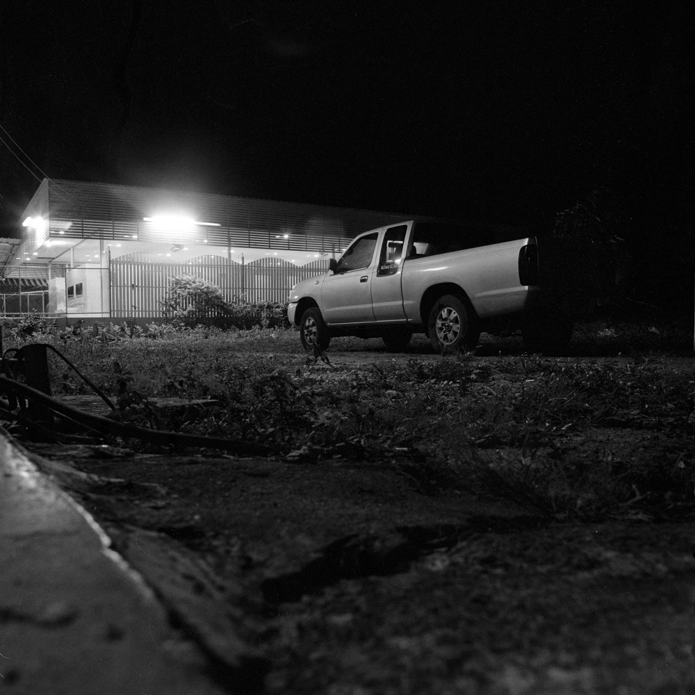 Bild aus der Fotografie Arbeit „Two One Zero (Heimat/Homeland IX)“ von Florian Albrecht-Schoeck.