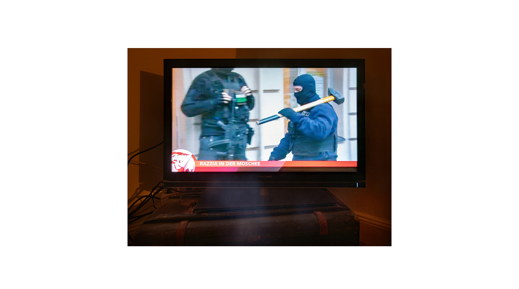 Motiv aus der fotografischen Arbeit „Hi Slave“ von Florian Albrecht-Schoeck.