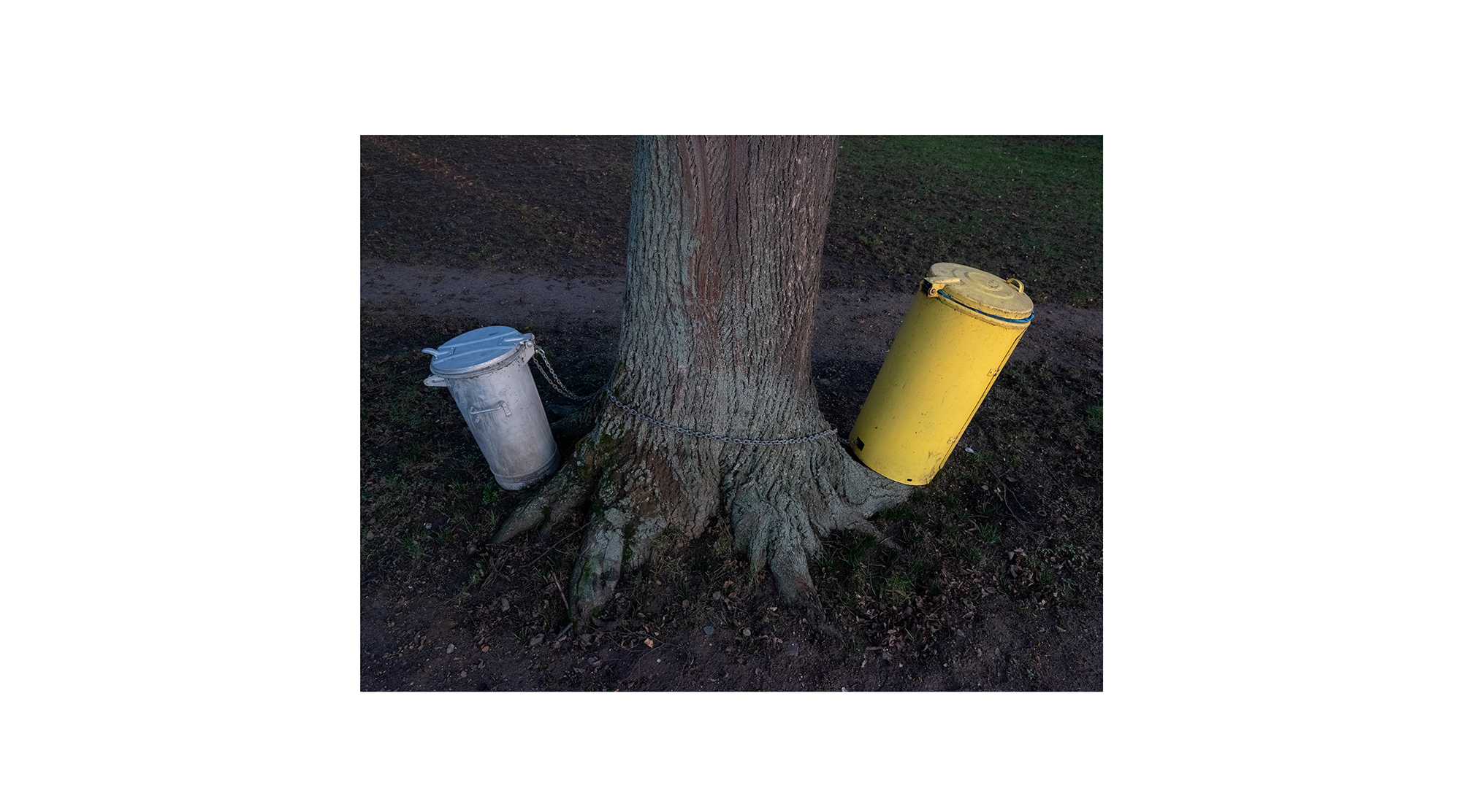 Motiv aus der fotografischen Arbeit „Hi Slave“ von Florian Albrecht-Schoeck.