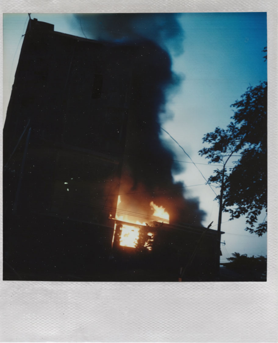 Das Polaroid-Bild – Stellvertreter für Einzigartigkeit und einen niemals wiederkehrenden Moment - KI-generiert.