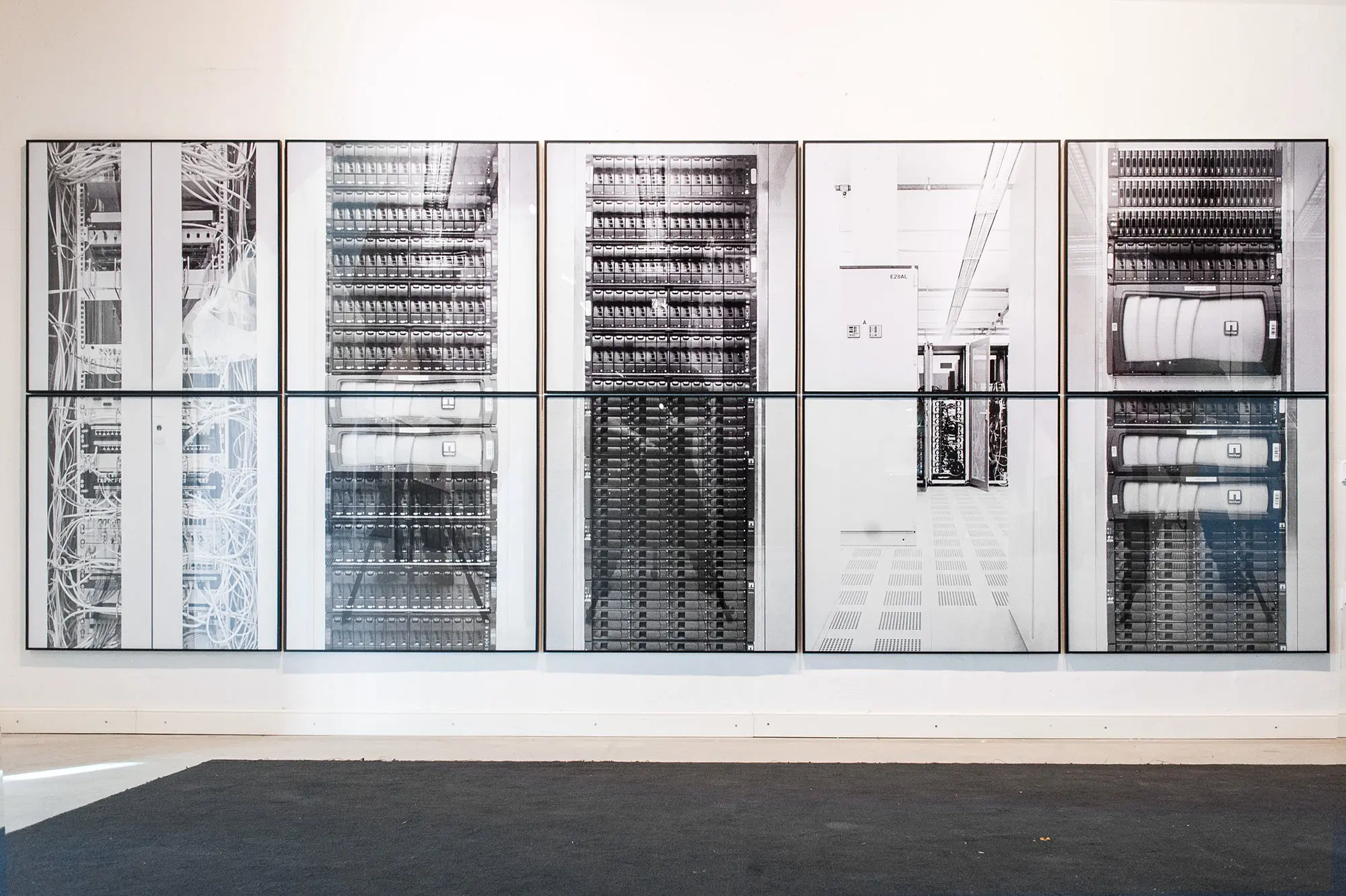 Die Wandarbeit: 'ESC' von Florian Albrecht-Schoeck