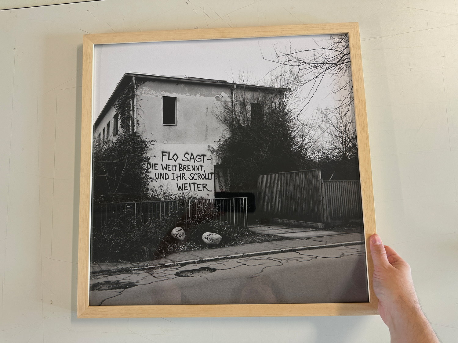 Hier ein Beispiel: ein Testdruck, direkt gerahmt im Format 50×50 cm