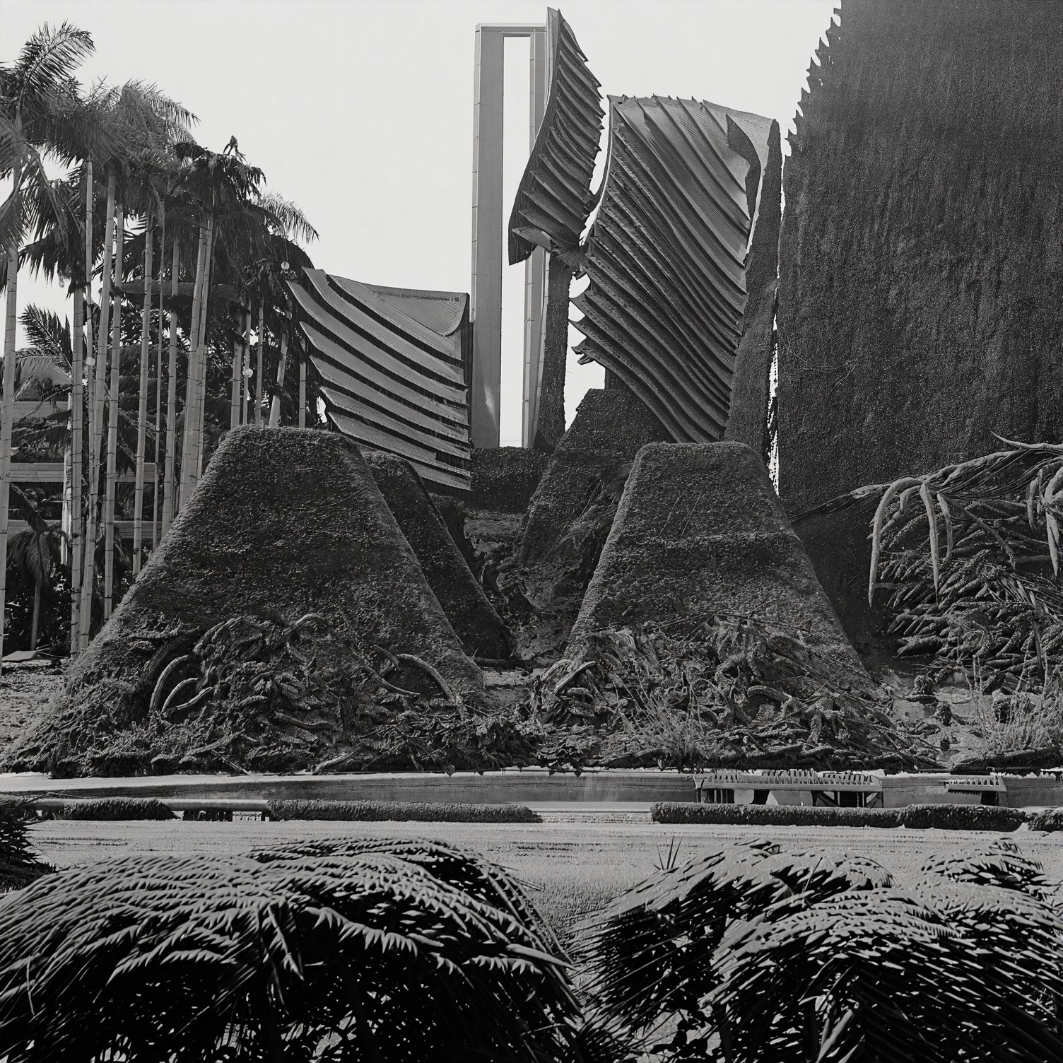  Ein Blick in die eigene, mit KI erstellte Welt des Künstlers Florian Albrecht-Schoeck / A look into artist Florian Albrecht-Schoeck’s own world, created with AI.